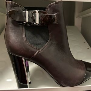 Pour La Victoire brown ankle boots